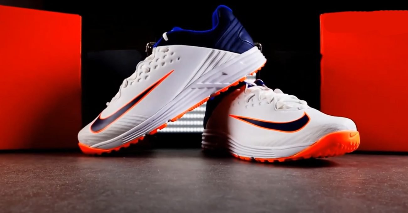 Nike Potential 3 Rubber Cricket Shoes